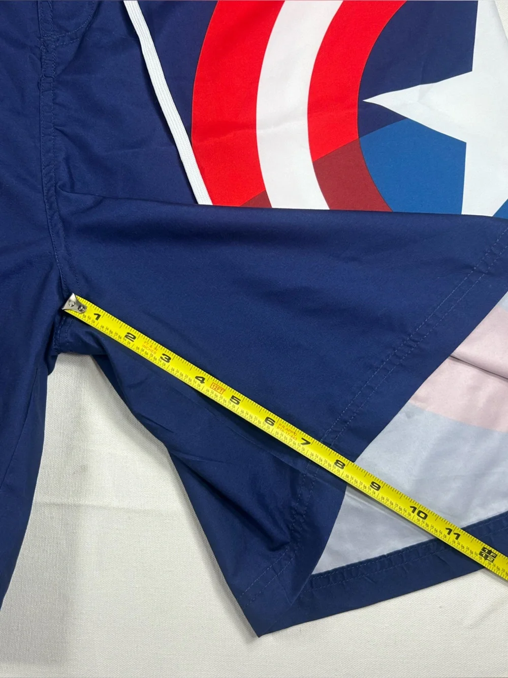 Marvel Comics Captain America Shield Men's XL Swim Board Shorts Surf Trunks EUC